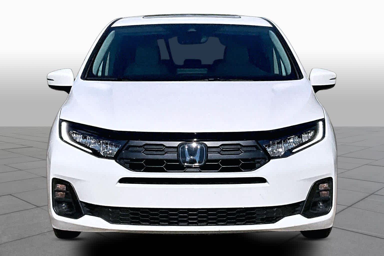 Certified Used 2025 Platinum White Pearl Honda EX-L image 4