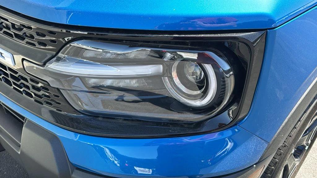 New 2026 Velocity Blue Metallic Ford Outer Banks® image 4