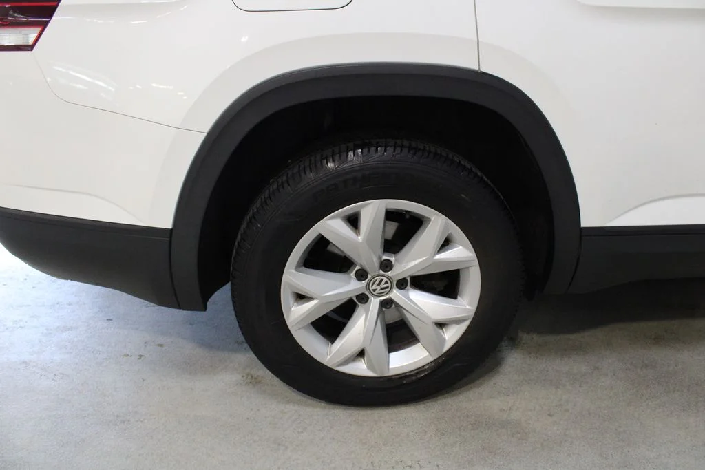 Used 2019 White Volkswagen 3.6L V6 SE image 26