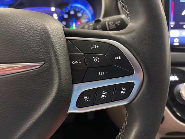 Used 2022 White Chrysler Touring L image 17