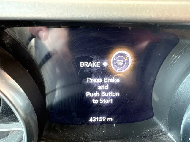 Used 2022 Silver Jeep Rubicon image 3