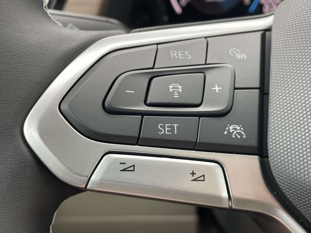 New 2026 White Volkswagen 2.0T SE w/Technology image 19