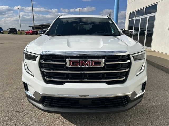Used 2025 WHITE GMC FWD Elevation image 12