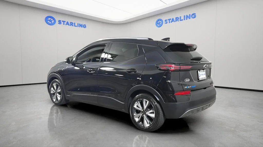 Used 2023 Mosaic Black Metallic Chevrolet LT image 5