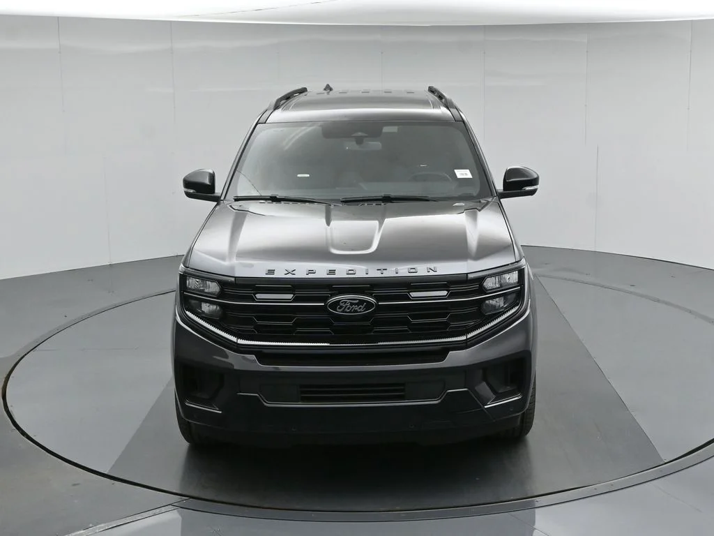 New 2026 Gray Ford Platinum image 40