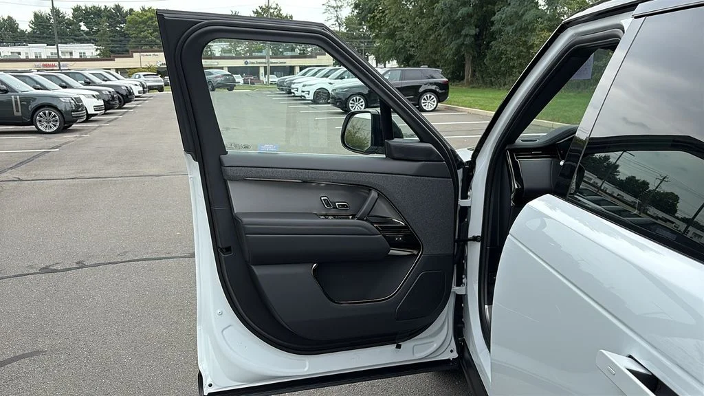 New 2027 White Land Rover SE image 10