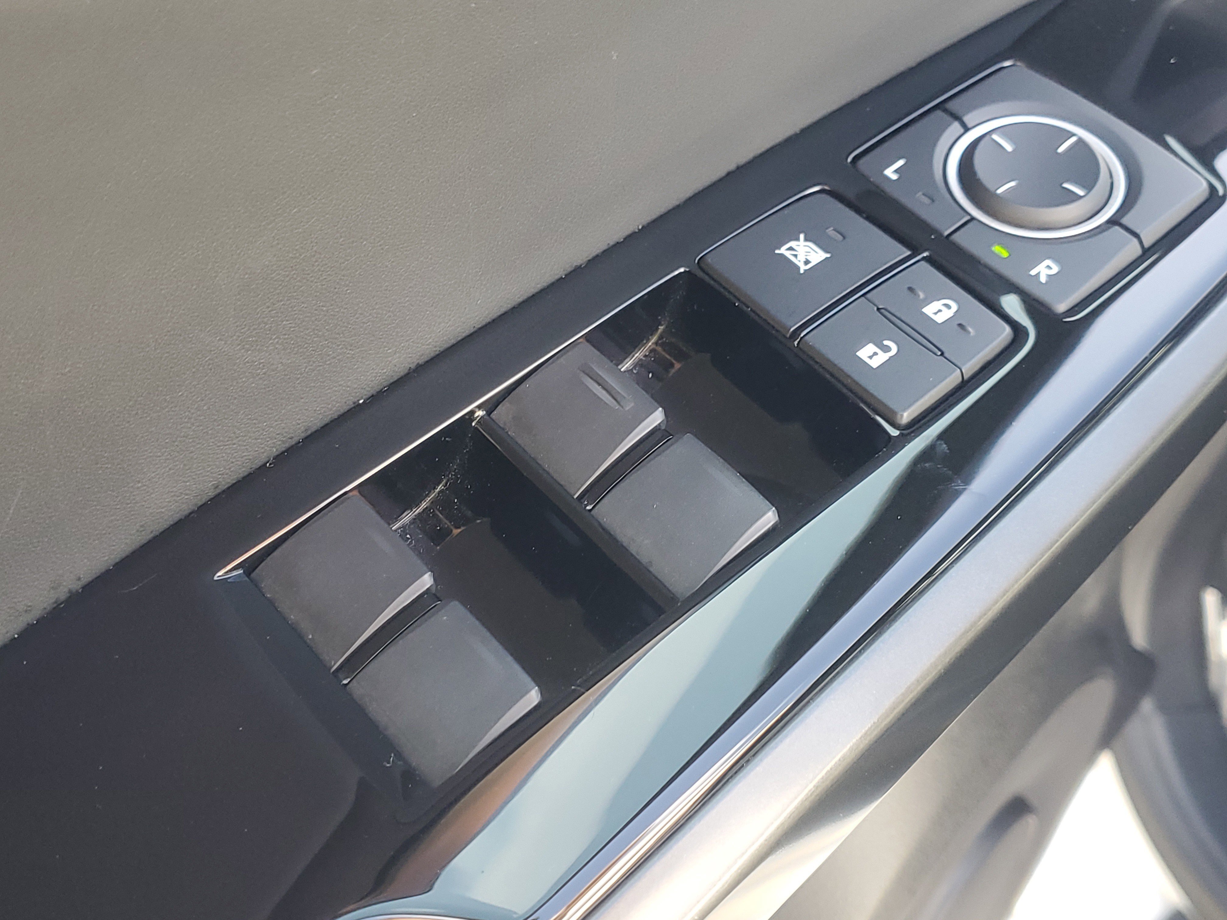 Used 2023 White Pearl Lexus IS 300 image 19