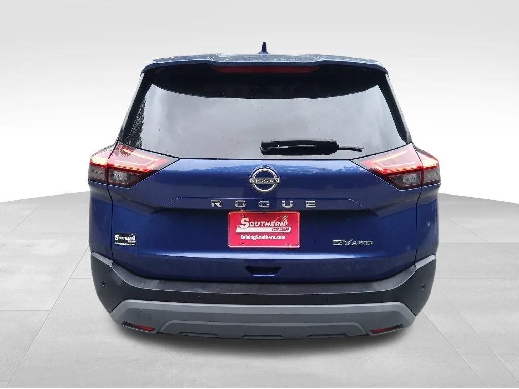 Used 2022 Blue Nissan SV image 4