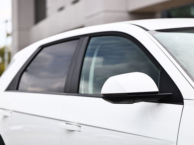 Used 2024 Atlas White Hyundai SEL image 3