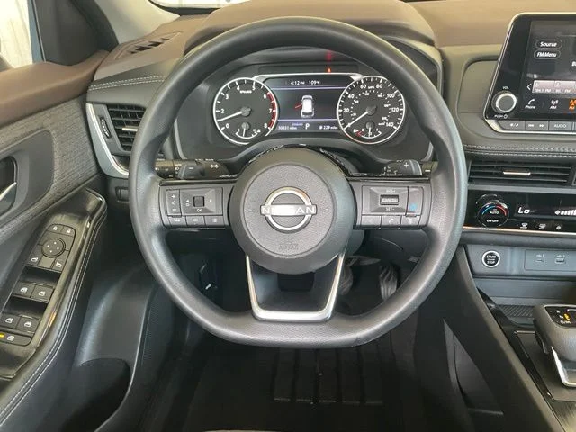 Used 2023 Gray Nissan SV image 13