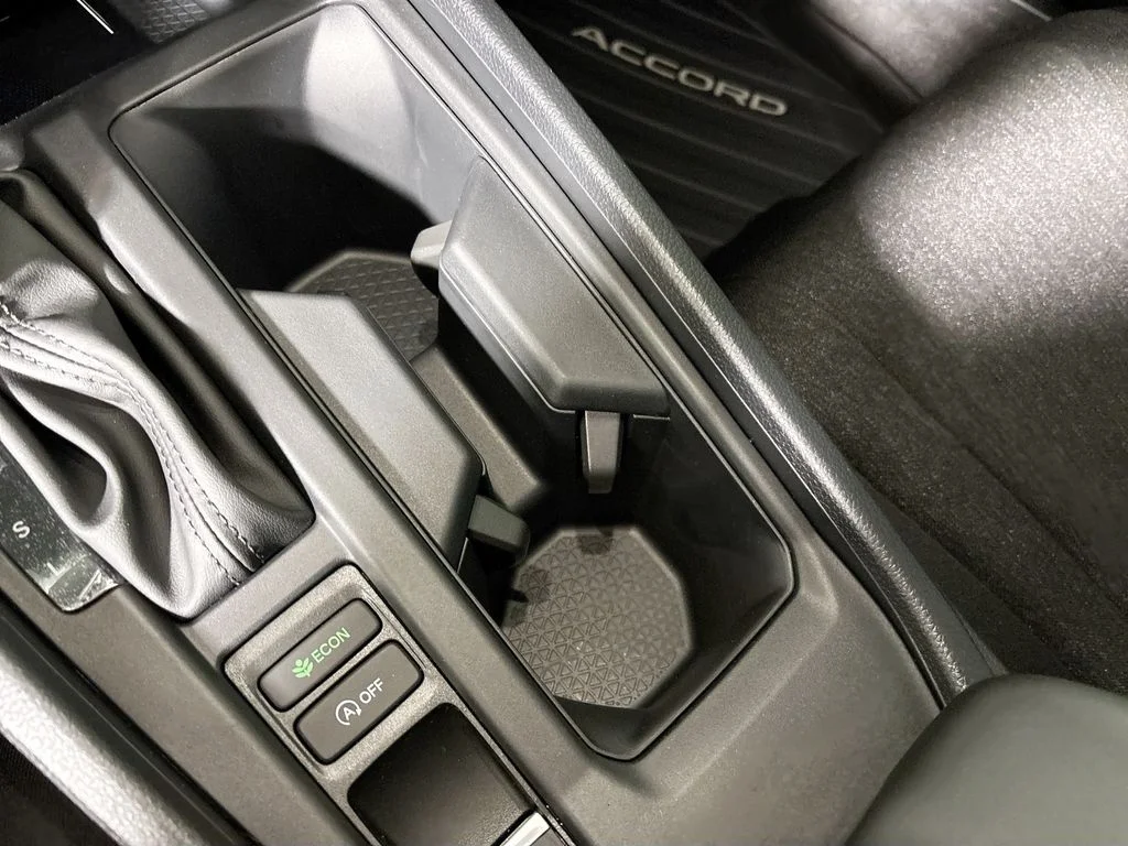 New 2026 Meteorite Gray Metallic Honda SE image 15