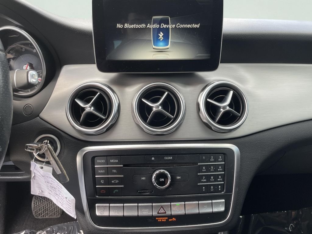 Used 2018 Gray Mercedes-Benz GLA 250 image 20