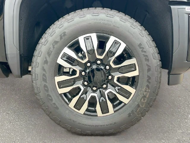 New 2026 Onyx Black GMC Denali Ultimate image 19