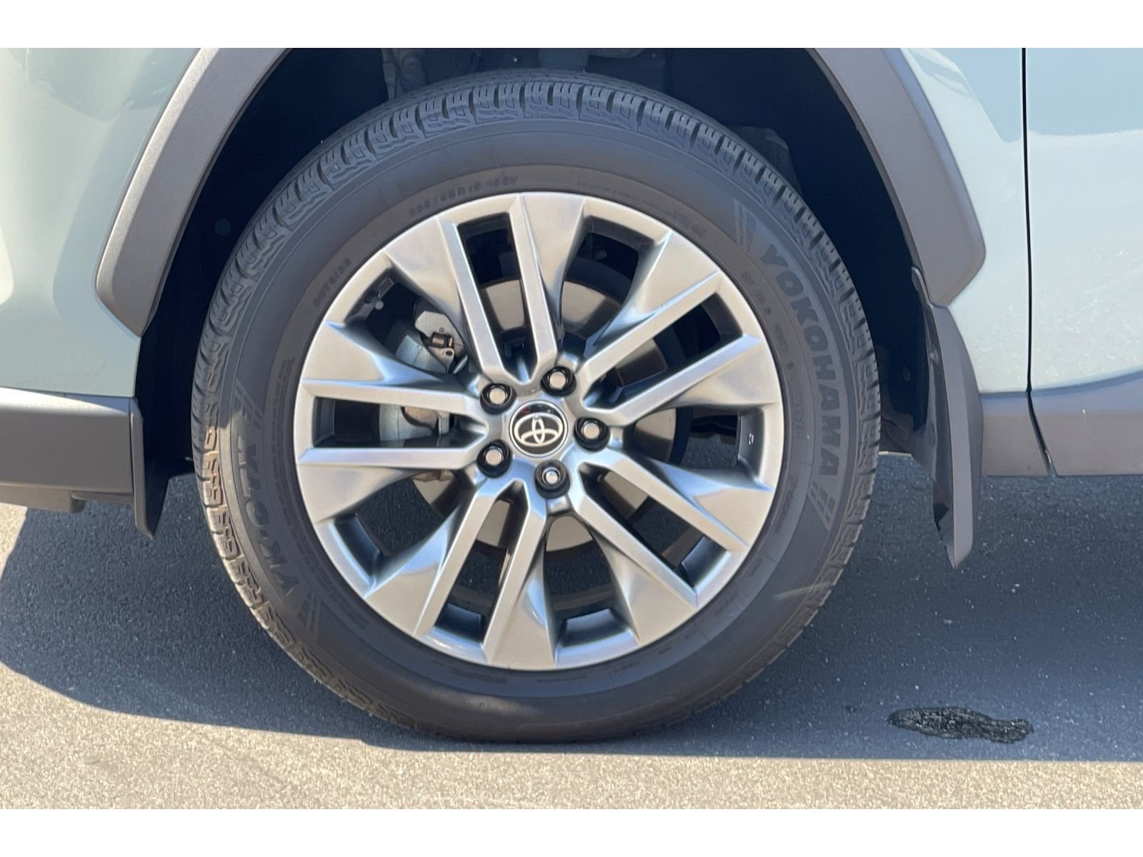 Used 2022 Lunar Rock Toyota XLE Premium image 43