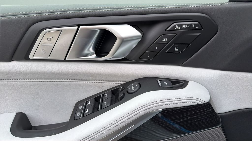 New 2026 Brooklyn Grey Metallic BMW xDrive40i image 8