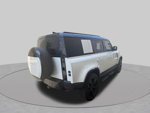 Certified Used 2026 Fuji White Land Rover S image 4