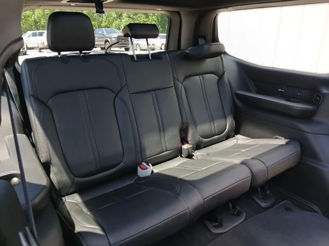 New 2026 High Gloss Black Exterior Paint Jeep Limited Altitude image 17
