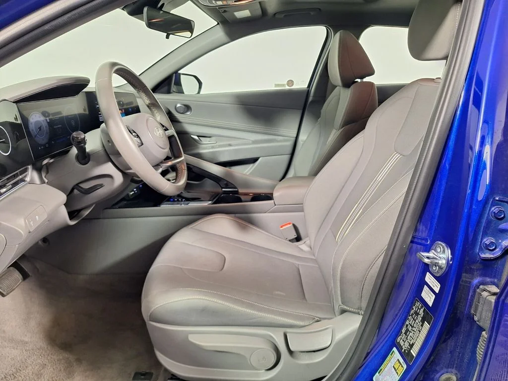 Used 2025 Intense Blue Hyundai SEL Convenience image 12