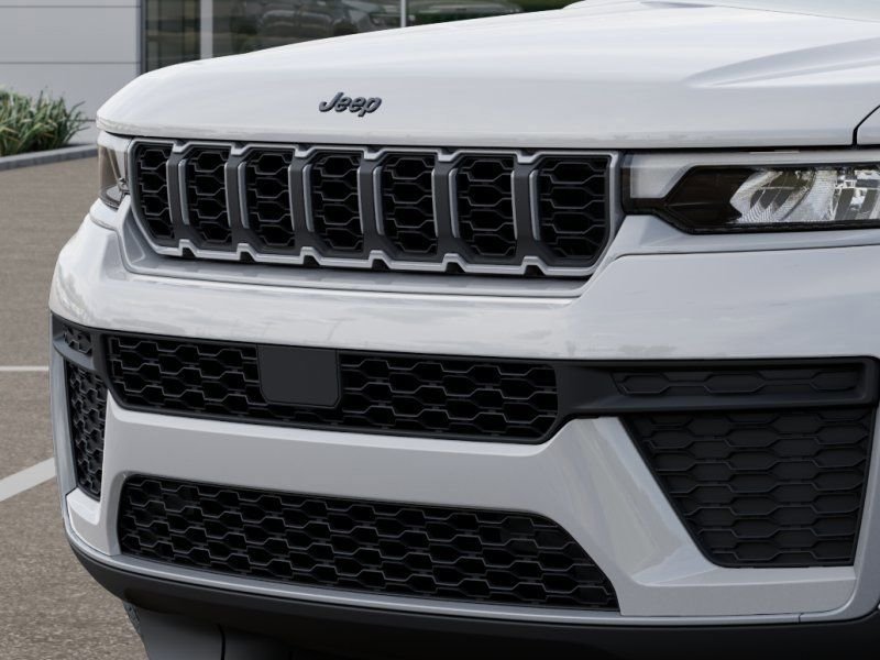 New 2026 Bright White Clear-Coat Exterior Paint Jeep Altitude image 11