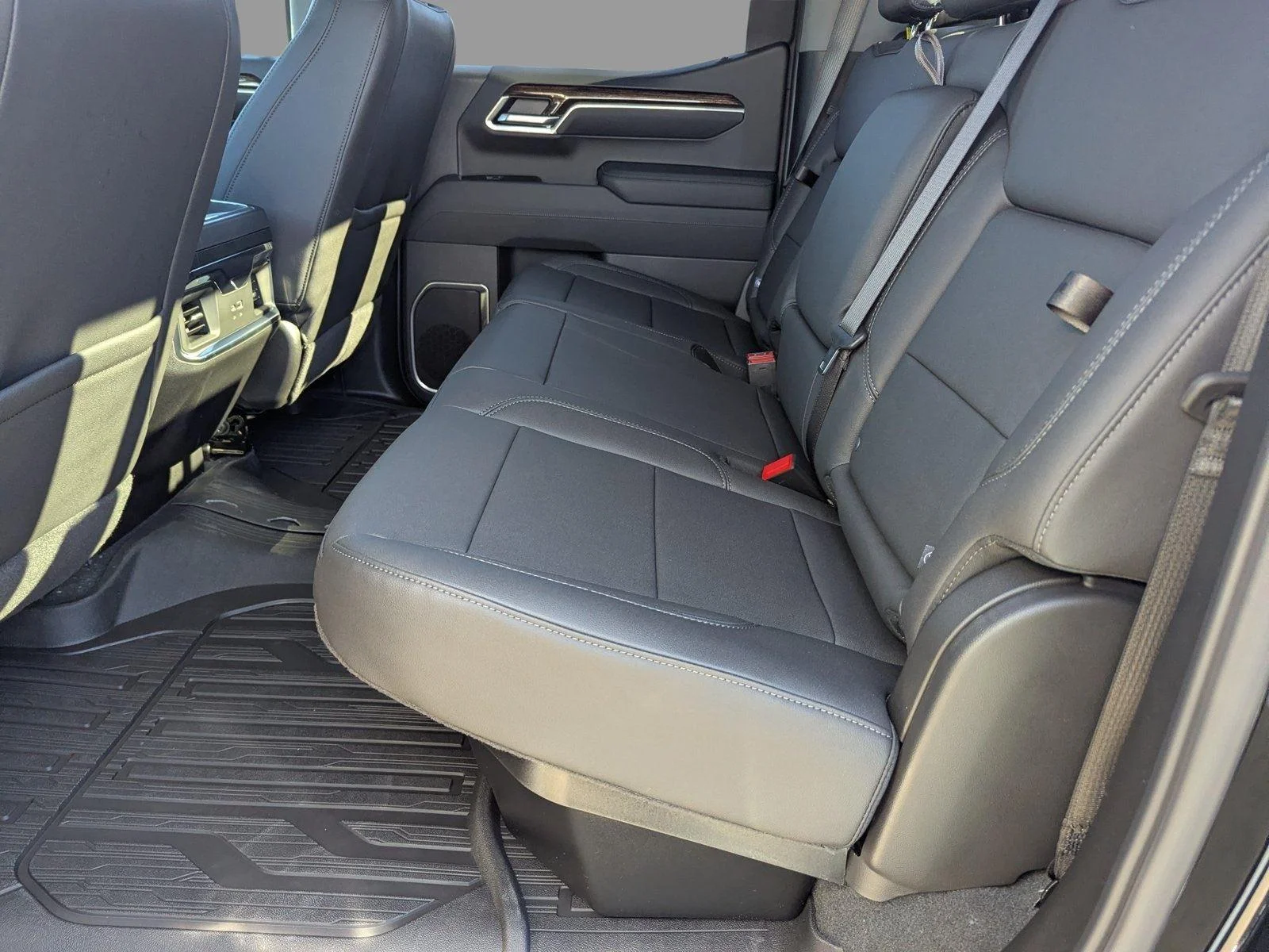 New 2026 Onyx Black GMC Elevation image 12