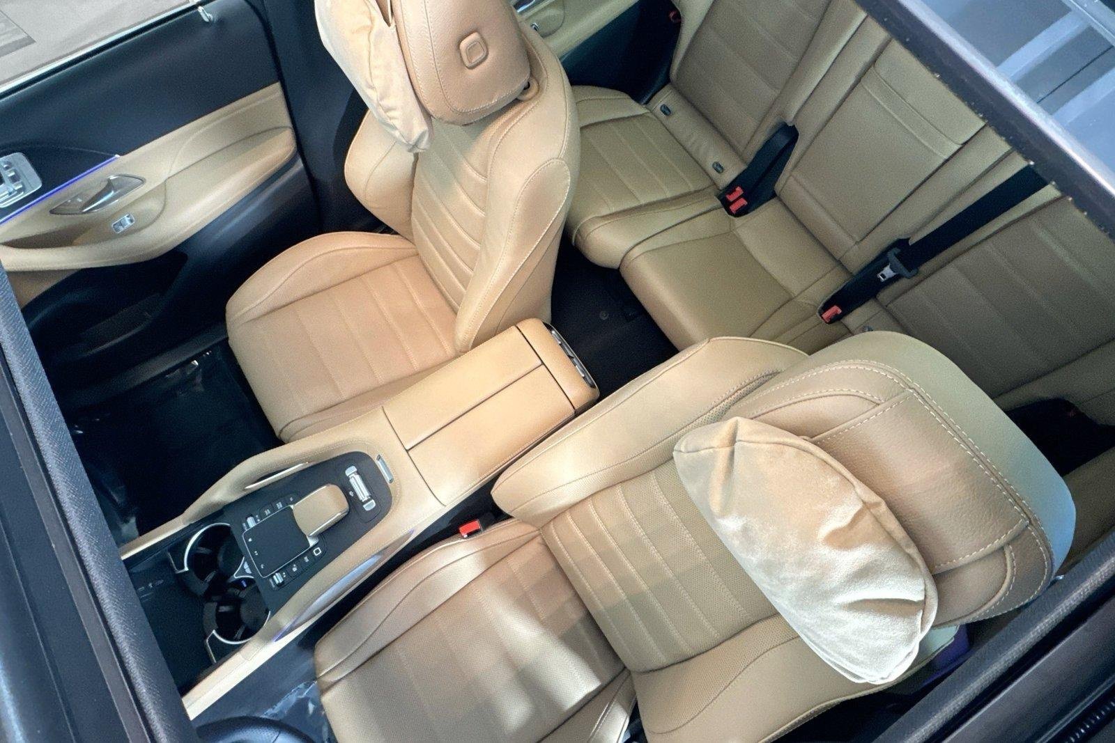 New 2026 Black Mercedes-Benz GLS 580 image 19