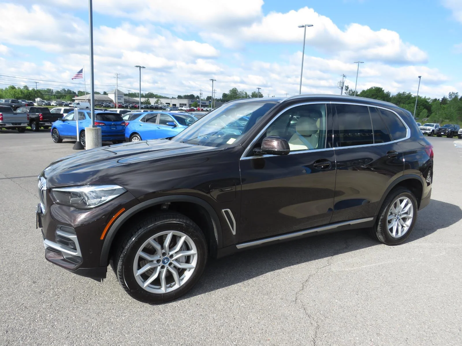 Used 2022 Sparkling Brown M BMW xDrive45e image 14