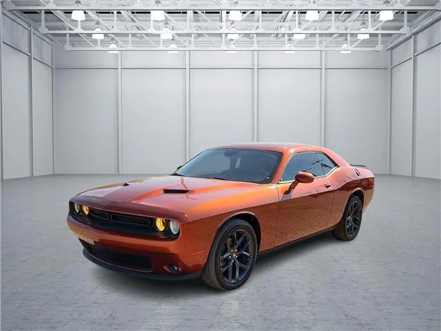 Used 2020 Gold Dodge SXT Rear-wheel Drive image 1
