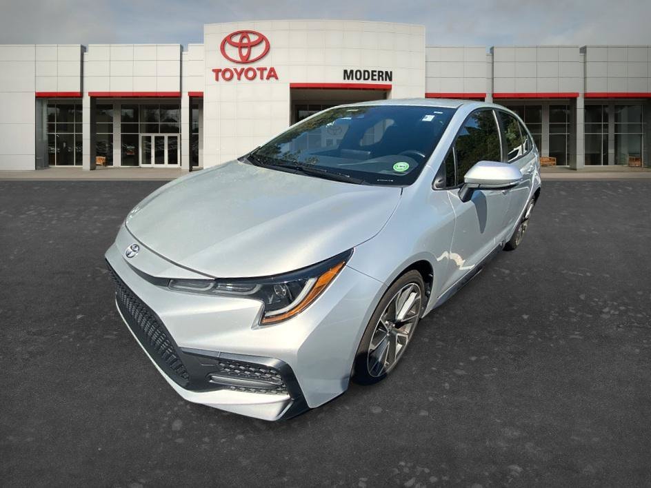 Used 2022 Classic Silver Metallic Toyota SE image 6