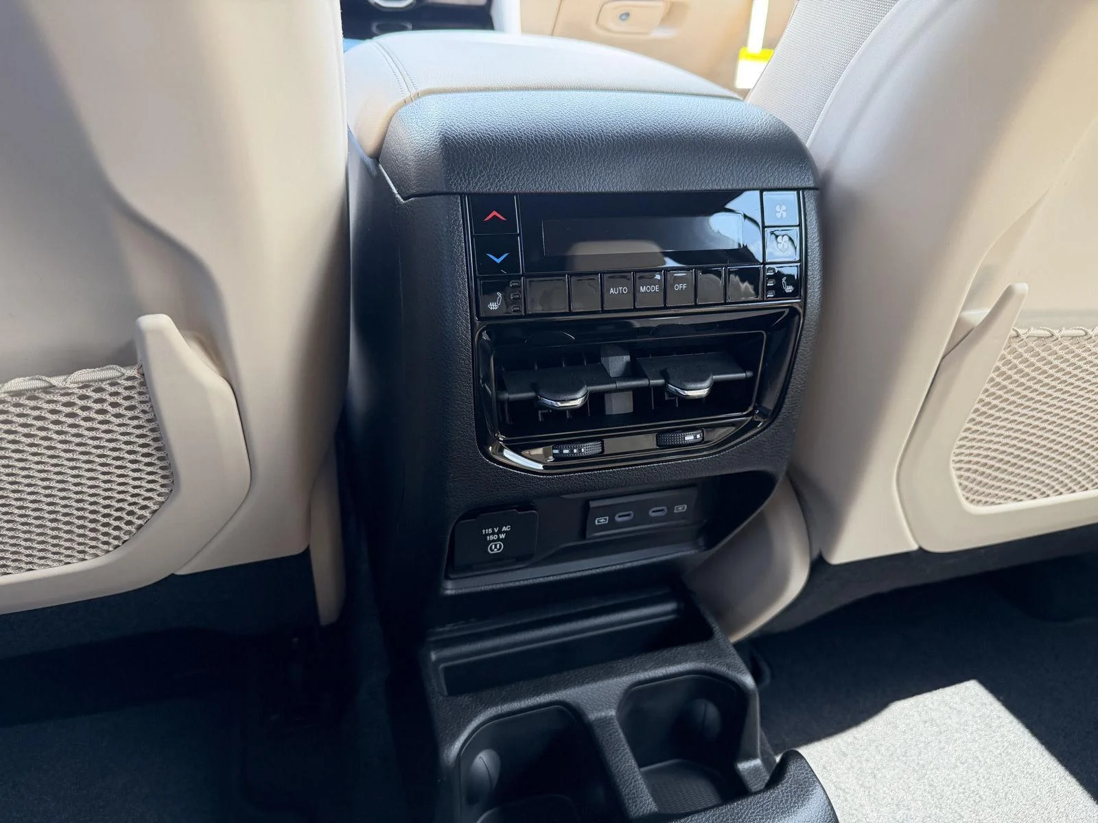New 2026 Bright White Clear-Coat Exterior Paint Jeep Limited image 9