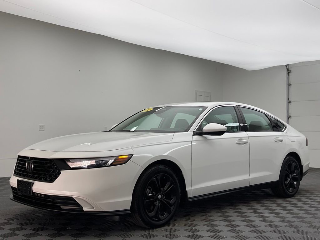 Used 2024 White Honda EX image 2