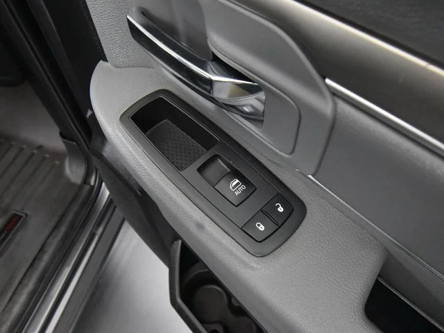 Used 2017 Gray Ram SLT image 37