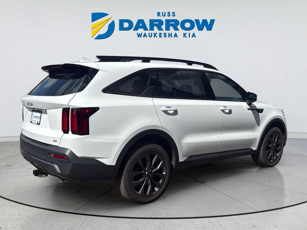 Used 2023 White Kia X-Line EX image 5