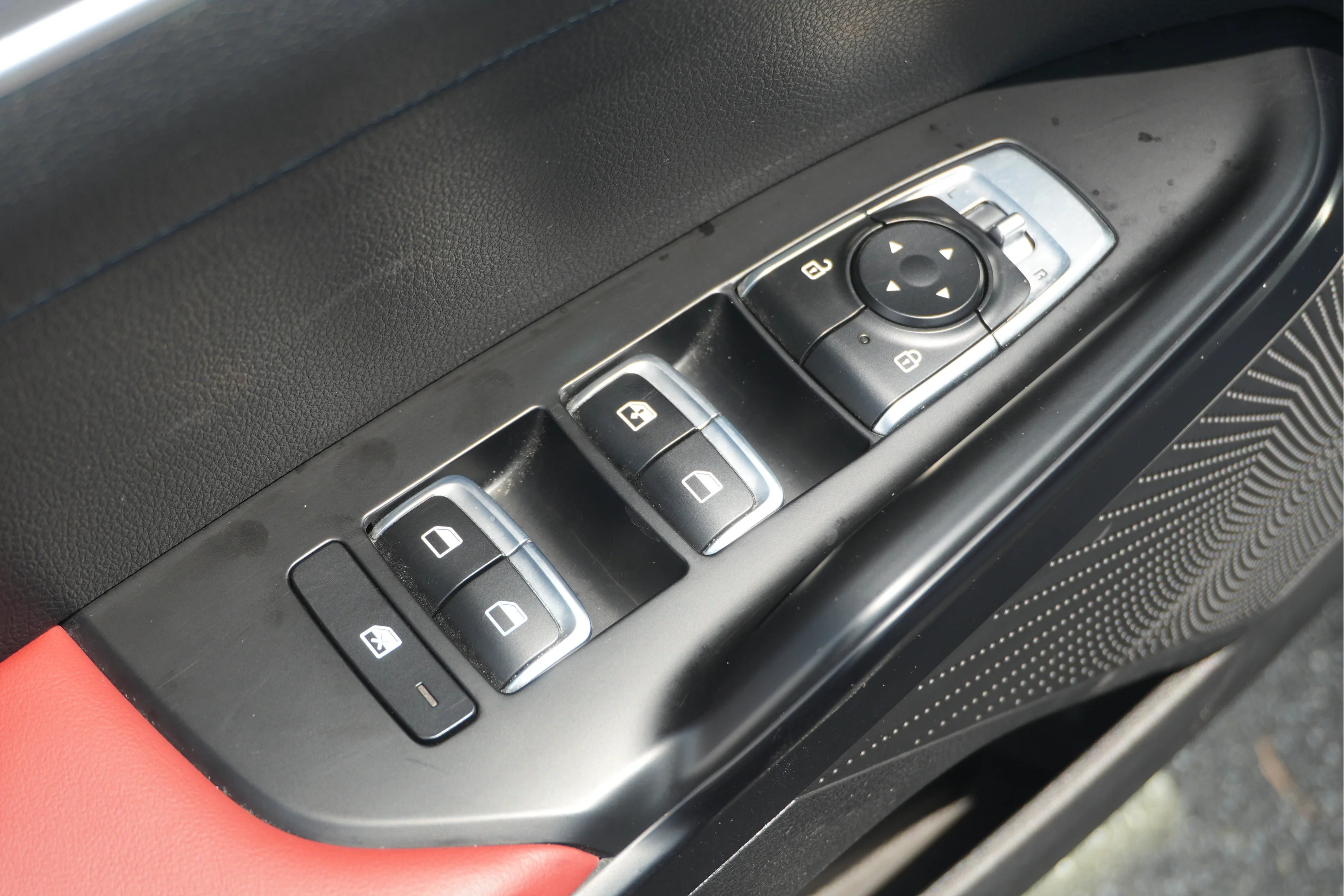 Used 2023 Wolf Gray Kia GT-Line image 11