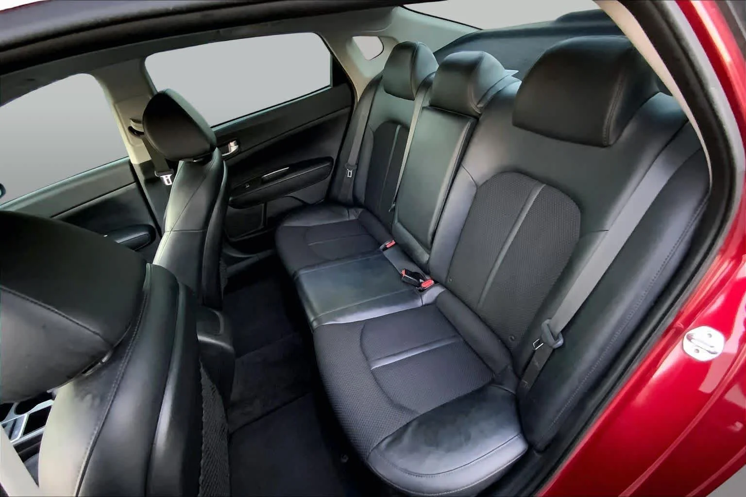 Used 2019 Passion Red Kia S image 17