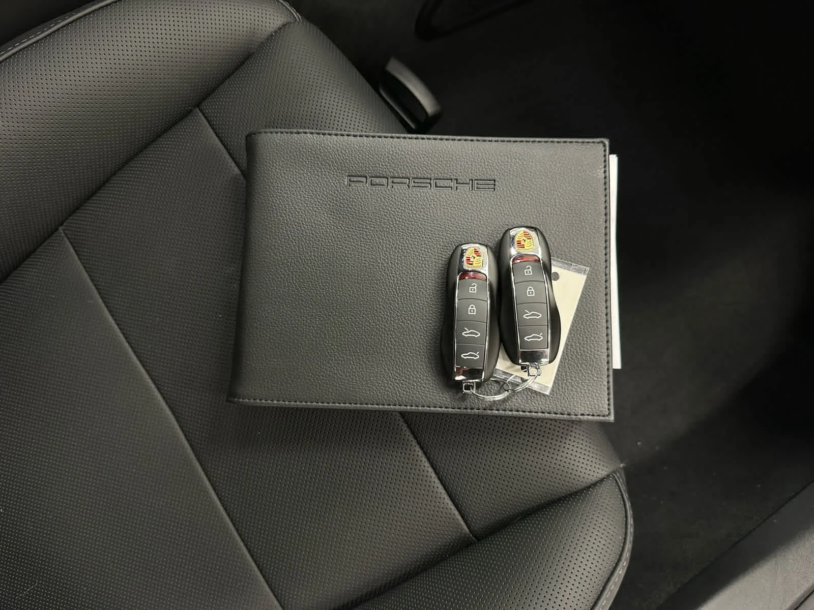 Used 2025 Chalk Porsche GTS 4.0 image 32