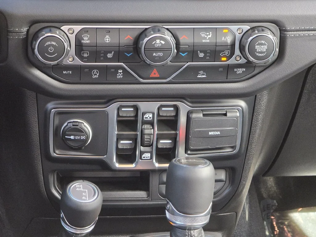 New 2026 Gray Jeep Sahara image 30