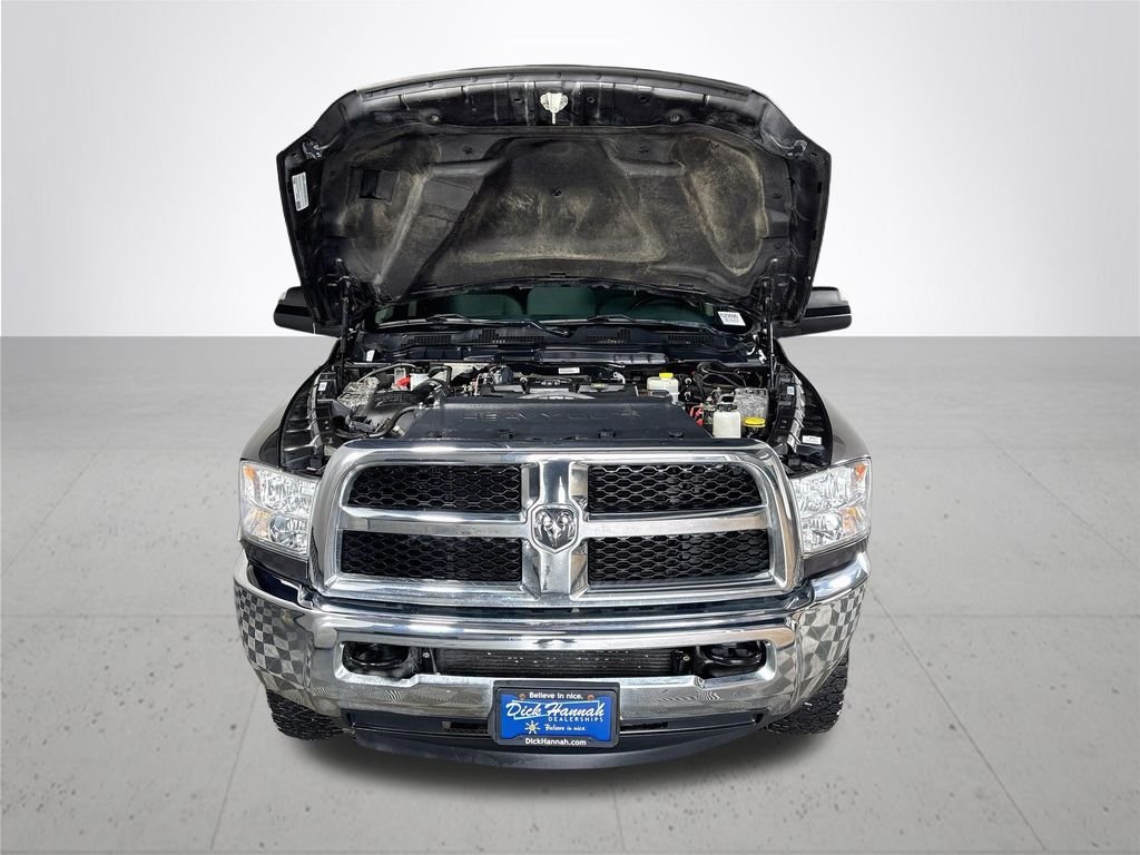 Used 2018 Crystal Metallic Ram Tradesman image 21