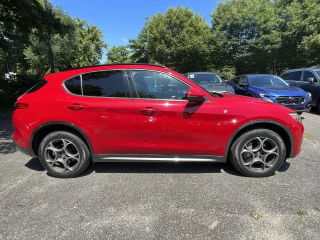 Used 2022 Alfa Rosso Alfa Romeo Ti AWD image 3