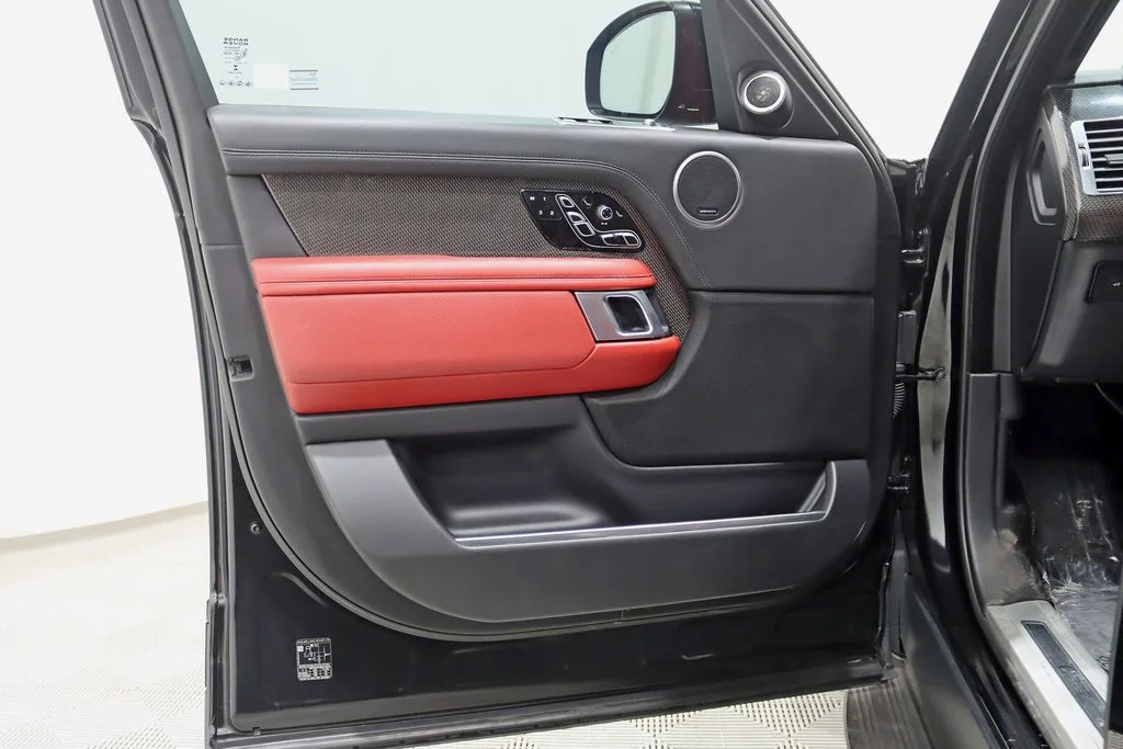 Used 2021  Land Rover SVAutobiography image 38