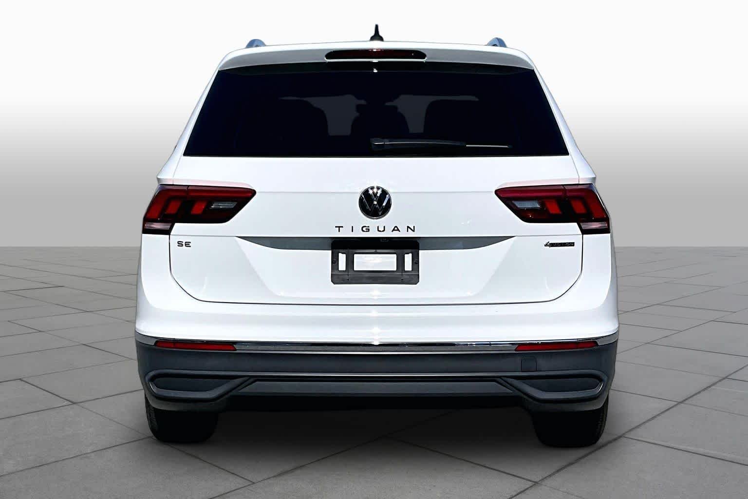 Used 2022 Pure White Volkswagen SE image 5
