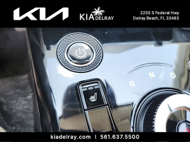 New 2026 Snow White Pearl Kia WIND image 24