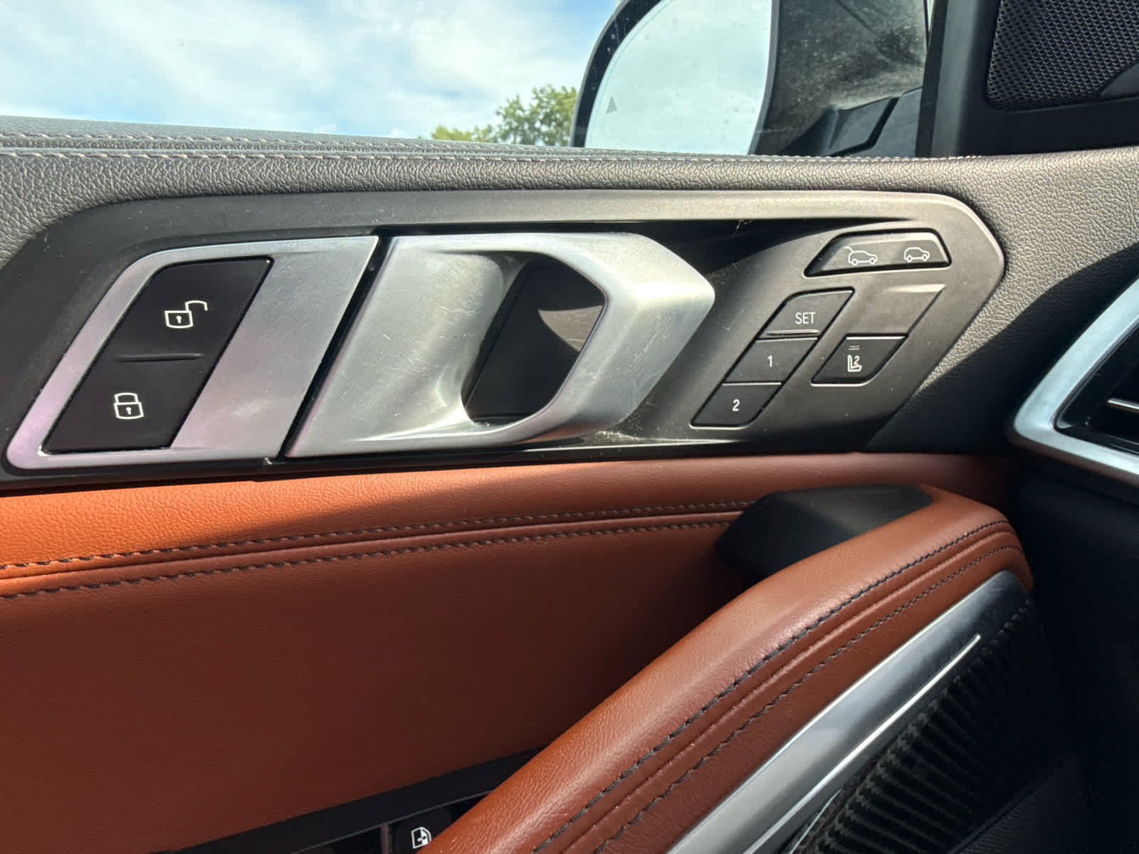 Used 2023 Black Sapphire Metallic BMW M50i image 18