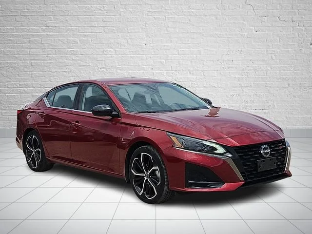 2025 Nissan Altima SR - Photo 6
