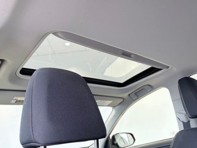 Used 2016 Red Toyota XLE image 14