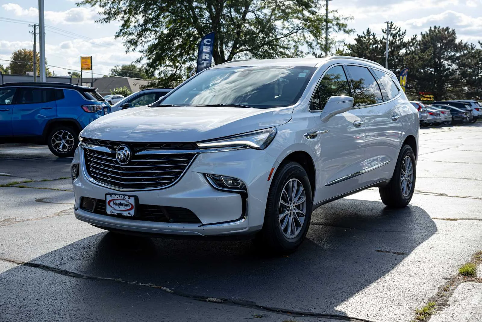Used 2024 White Frost Tricoat Buick Essence image 5