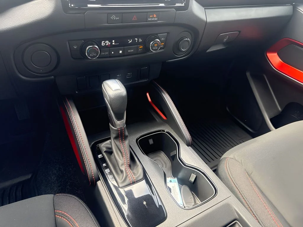Used 2024 Black Nissan PRO-X image 13
