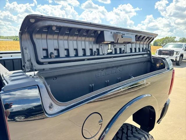 New 2026 Diamond Black Crystal Pearl-Coat Exterior Paint RAM Limited image 25