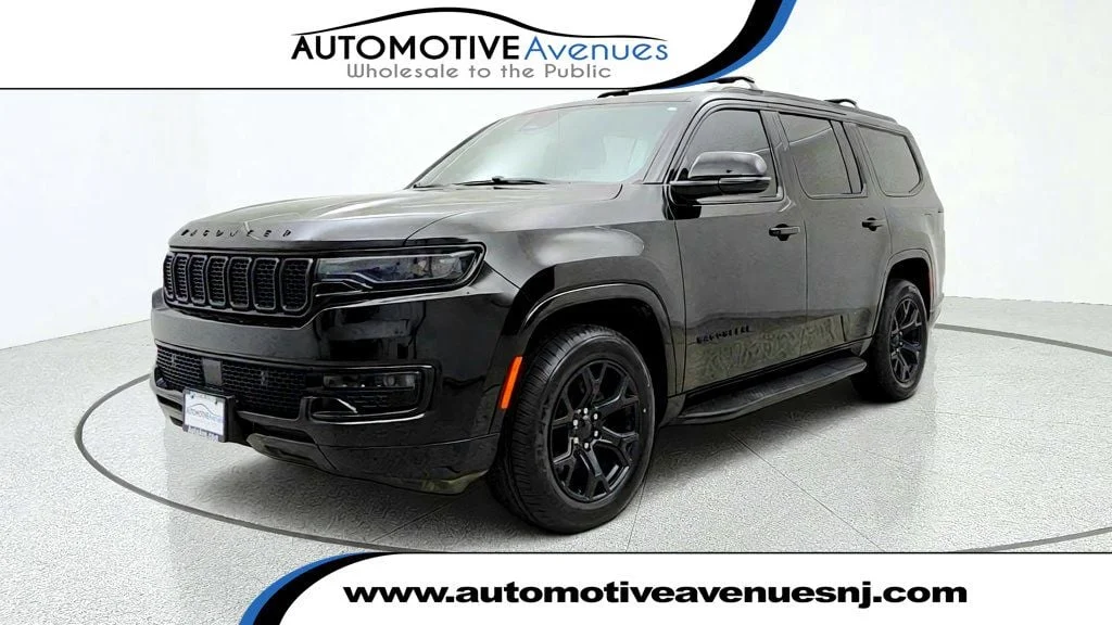 Used 2023 Diamond Black Crystal Pearlcoat Jeep Series II Carbide 4x4 w/ Tri-Pane Roof & Captain
