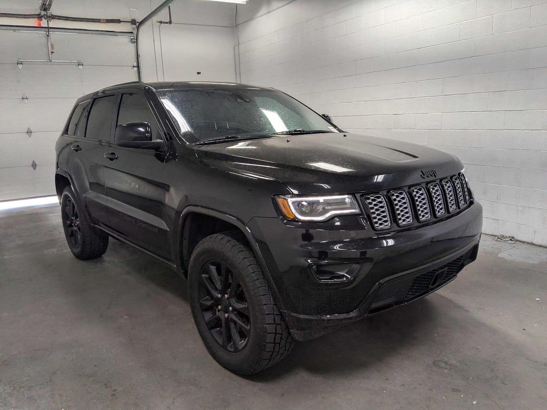 2022 Jeep Grand Cherokee Laredo X 4WD's photo