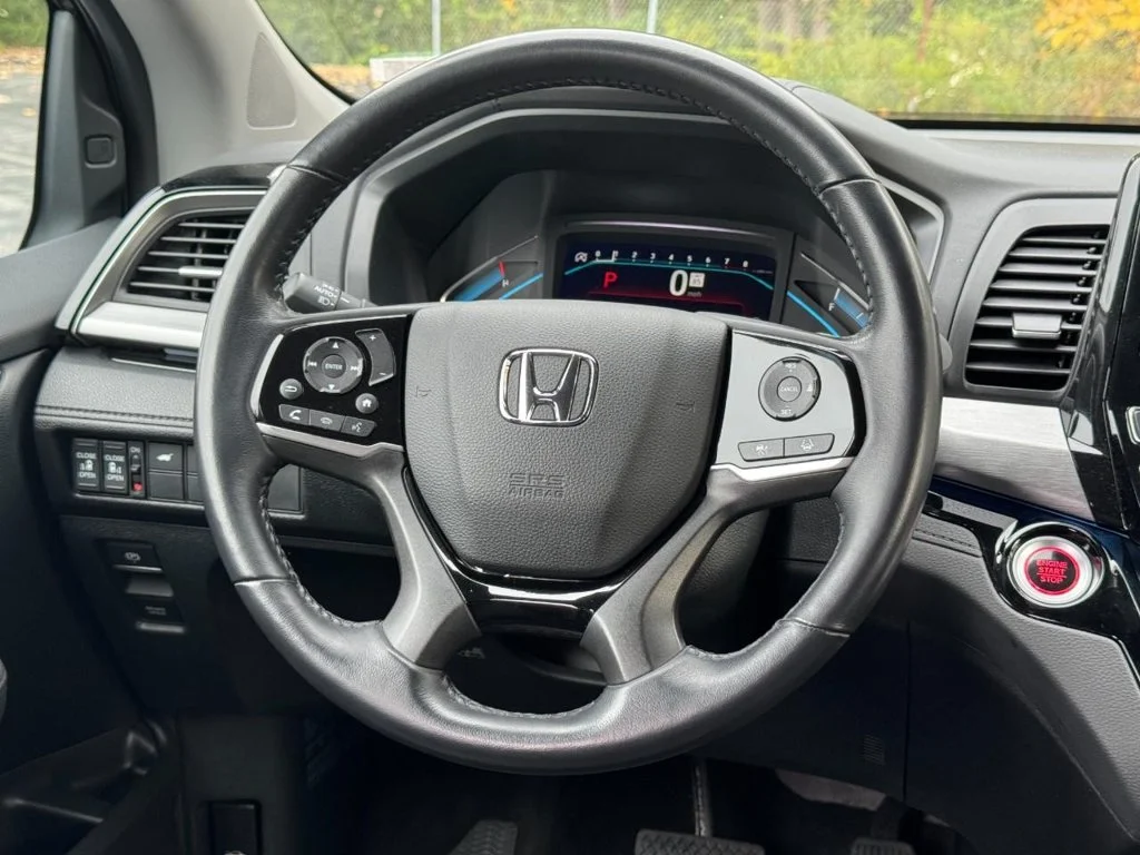 Used 2024 Black Honda Touring image 19